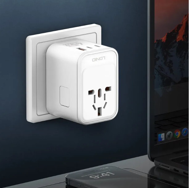 LDNIO Z8 3USB Ports 45W GaN Travel Adapter